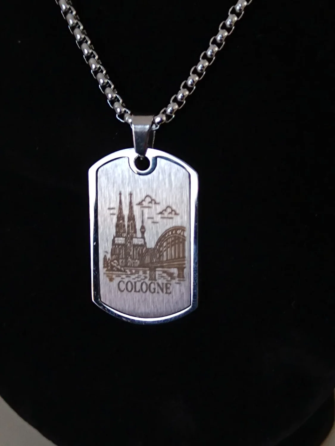 Hasirees Kreativstudio, gelaserte Kette Cologne